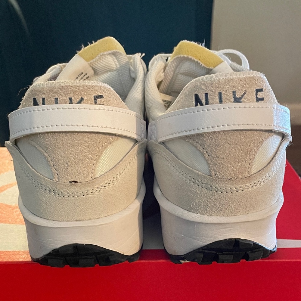 FLASH SALE! Nike Waffle Debut Sneakers Size 9 - Picture 6 of 8